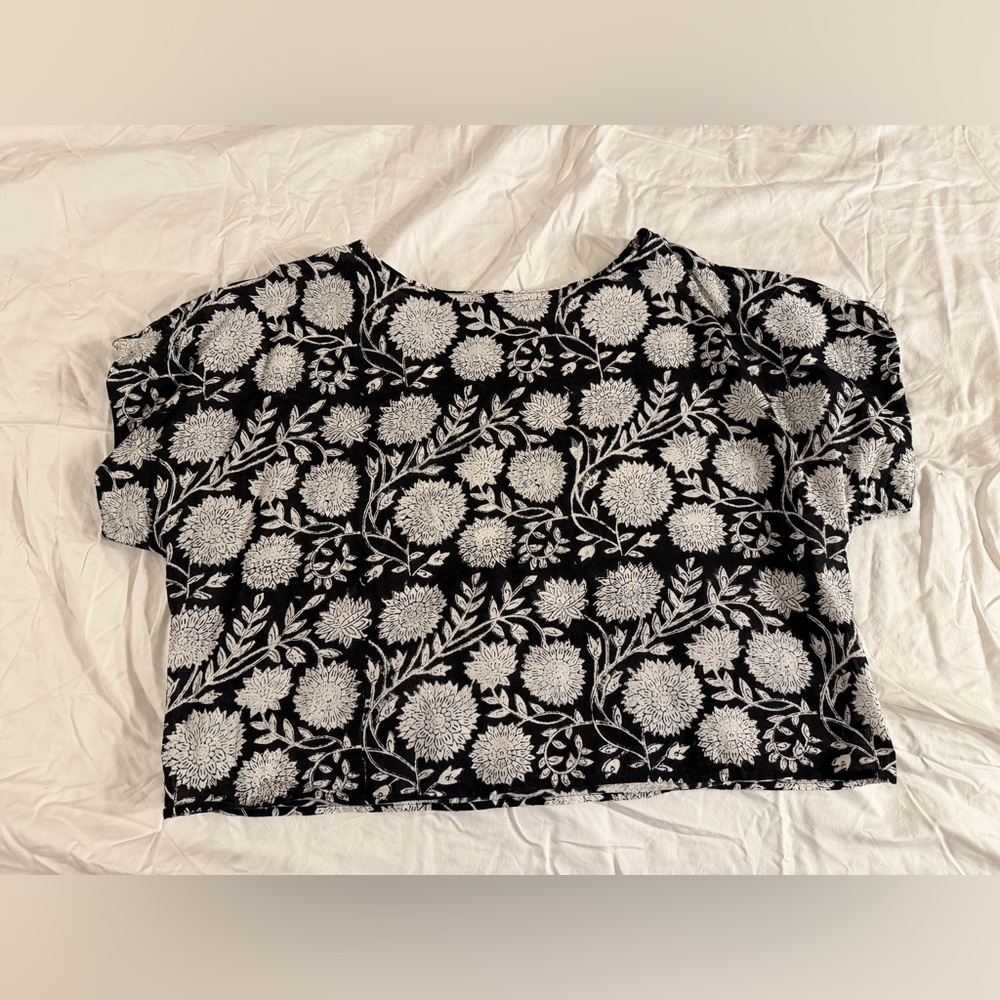 Maelu Hand Block Printed Crop Top – Size XL – Black & Cream Floral